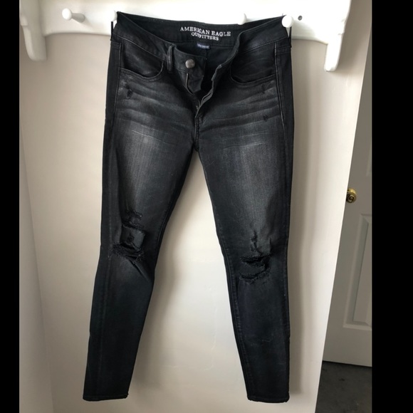American Eagle Black Lightly Ripped Jegging